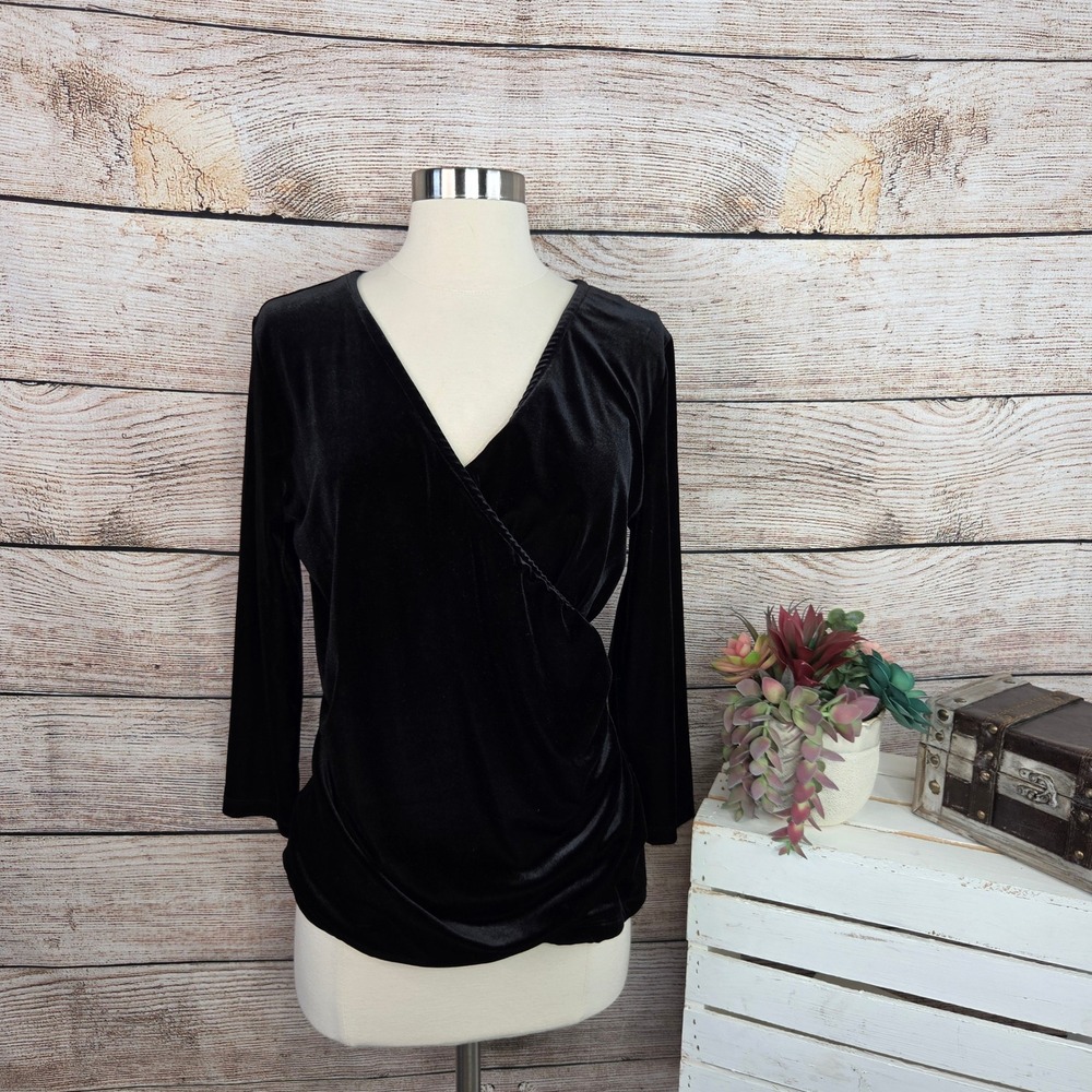 5/$25 Lands End Womens Black Velvet Surplice Long Sleeve Top Size 6-8 V-Neck‎
